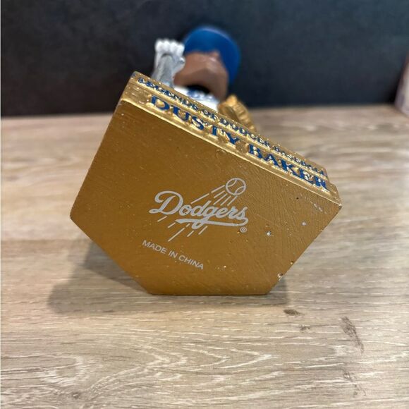 2024 SGA Los Angeles Dodgers Legend Dusty Baker Bobblehead MLB NEW - Picture 12 of 13